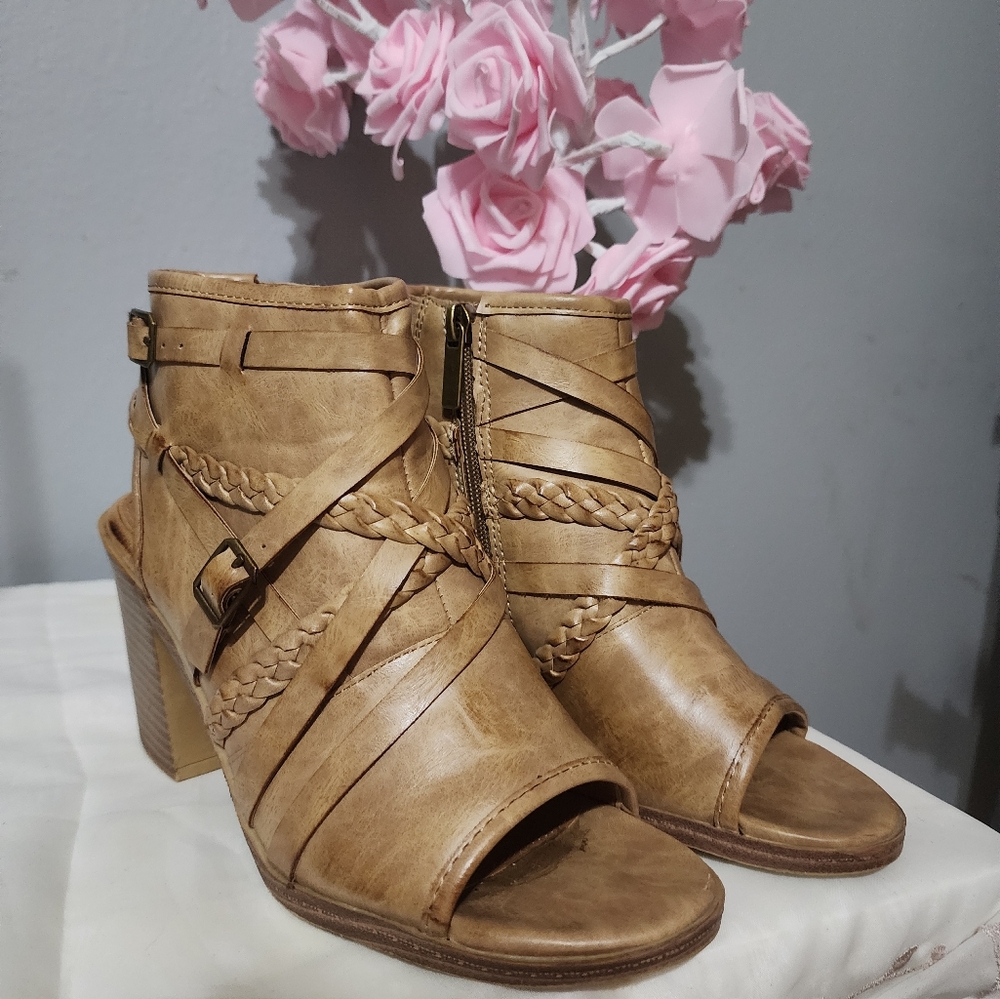 Open toe boots